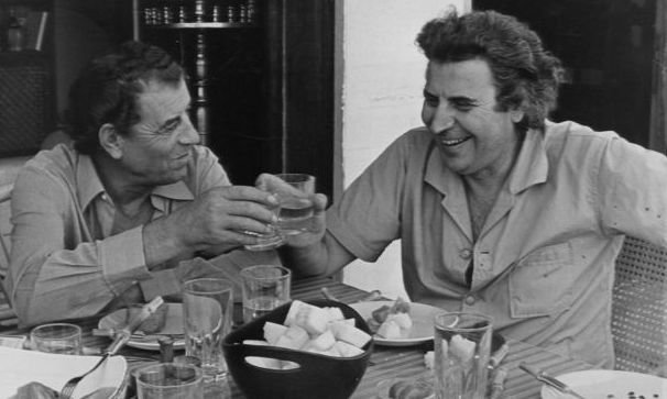 Όταν απείλησαν με όπλο τον Γρηγόρη Μπιθικώτση για να μην τραγουδήσει με τον Μίκη Θεοδωράκη