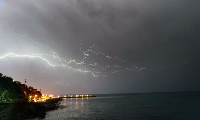 Έκτακτο Δελτίο ΕΜΥ: Συνεχίζονται και την Παρασκευή τα έντονα φαινόμενα - Προσοχή σε πολλές περιοχές
