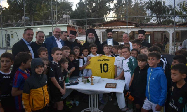 Η ποδοσφαιρική φανέλα που συγκίνησε τον Μητροπολίτη Ρεθύμνου