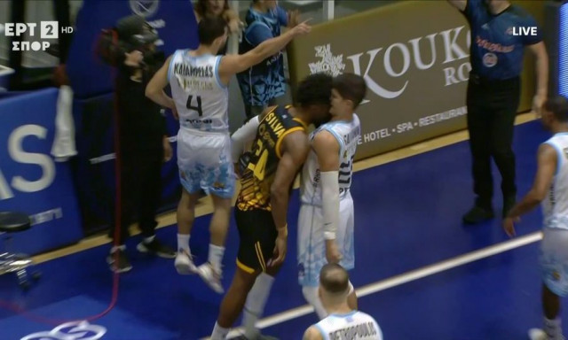 Κολοσσός Ρόδου – ΑΕΚ: Κουτουλιά του Σίλβα στον Γκαλβανίνι, αποβλήθηκε ο παίκτης της Ένωσης