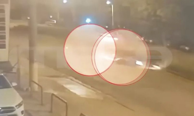 Τροχαίο δυστύχημα στην Αργυρούπολη: Η στιγμή που η μηχανή χτυπάει σε κολόνα - Δύο νεκροί