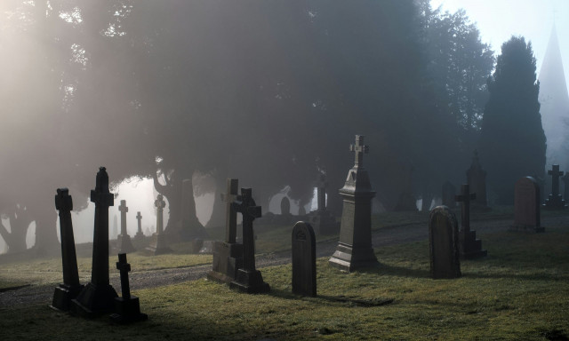 Βλάπτει ο τρόπος ταφής των νεκρών τη ζωή στη Γη; Η επιστήμη απαντά