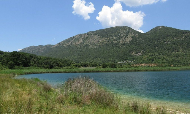 Ζαραβίνα: Η μαγευτική και μυστηριώδης λίμνη των θρύλων στο Πωγώνι Ιωαννίνων