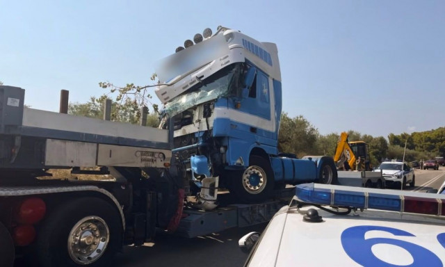 Τραγωδία στην Λάρισα: Φορτηγό παρέσυρε και σκότωσε 45χρονο πατέρα- Τραυματίστηκε ο 24χρονος γιος του