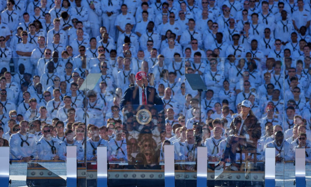 Τραμπ για Βενεζουέλα: Δεν κυκλοφορούν «άλλα πλεούμενα» μετά τα αμερικανικά πλήγματα