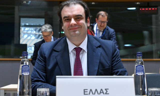 Αναβάθμιση της Ελλάδας από τον R&I - Πιερρακάκης: Ενισχύει τις θέσεις της χώρας