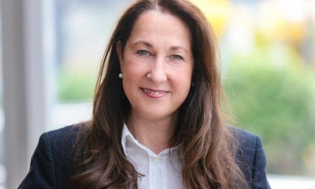 Γερμανία: Δήμαρχος μαχαιρώθηκε έξω από το σπίτι της - Σε κίνδυνο για τη ζωή της