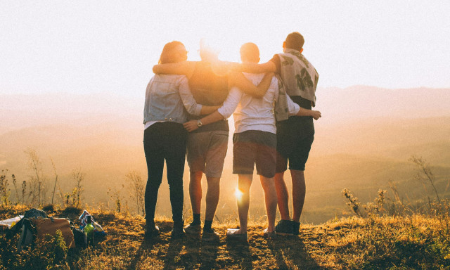 Πόσους φίλους χρειάζεται ένα άτομο; Αυτό είναι το βέλτιστο «κοινωνικό δίκτυο»