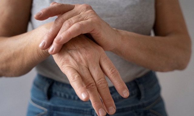 Παγκόσμια Ημέρα Αρθρίτιδας: Τα αίτια, η διάγνωση και η θεραπεία της φλεγμονής