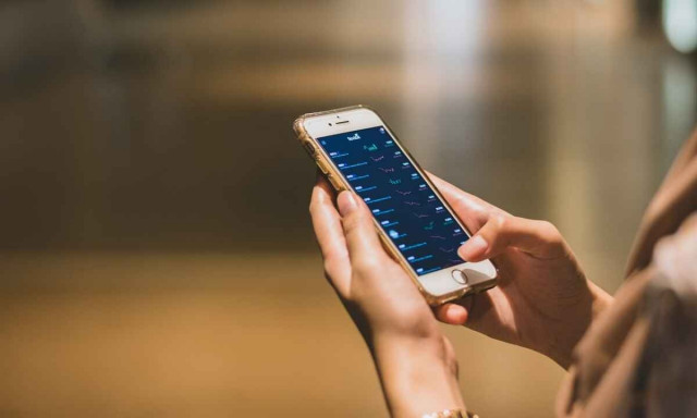 IRIS: Τέλος το πορτοφόλι, από τον Δεκέμβριο αλλάζουν όλα σε ταξί και πρατήρια καυσίμων