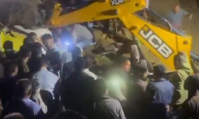 Τραγωδία στην Ινδία: Καταπλακώθηκαν από βράχια επιβάτες λεωφορείου - 15 νεκροί, αγνοοείται ένα παιδί