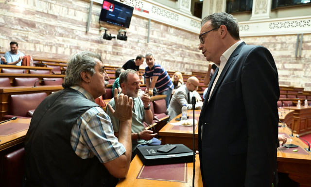 «Πυρετός» στον ΣΥΡΙΖΑ: Πρωτοκλασάτα στελέχη ζητούν έκτακτη σύγκληση των κομματικών οργάνων