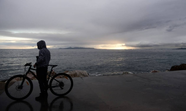 Καιρός: Υποχωρούν σταδιακά τα έντονα φαινόμενα – Πού θα επιμείνουν οι καταιγίδες