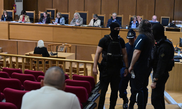 Συνεχίζεται η δίκη της Χρυσής Αυγής στο Εφετείο - Απολογήθηκε η Ελένη Ζαρούλια