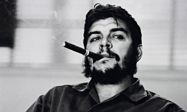 58 χρόνια από τον θάνατο του Ερνέστο Τσε Γκεβάρα: «Αξίζει φίλε να υπάρχεις για ένα όνειρο...»