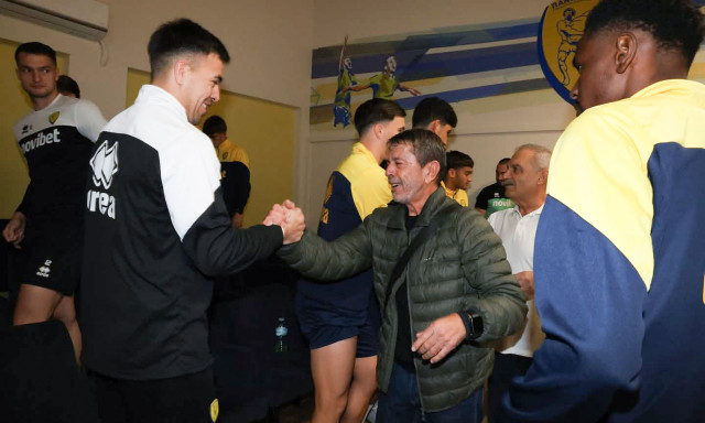 Παναιτωλικός: Το «αντίο» του Γιάννη Πετράκη και η «αγκαλιά κυρίων» με τον Γιάννη Αναστασίου