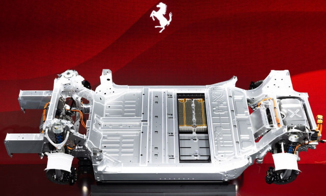 Η Ferrari Elettrica, το πρώτο ηλεκτρικό από το Maranello, είναι high tech