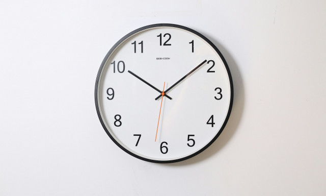 Αλλαγή ώρας 2025: Πότε θα πάμε τα γυρίσουμε τα ρολόγια μας μια ώρα πίσω