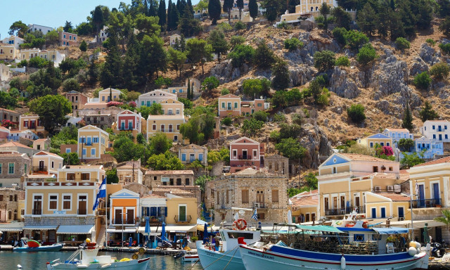 Την επιβολή ημερήσιου «εισιτηρίου» σε τουρίστες διεκδικούν 34 νησιά