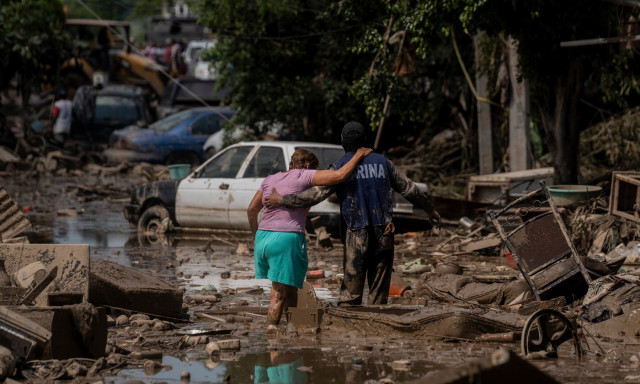 Φονικές πλημμύρες στο Μεξικό: Τους 44 έφτασαν οι Νεκροί – Βιβλικές οι καταστροφές