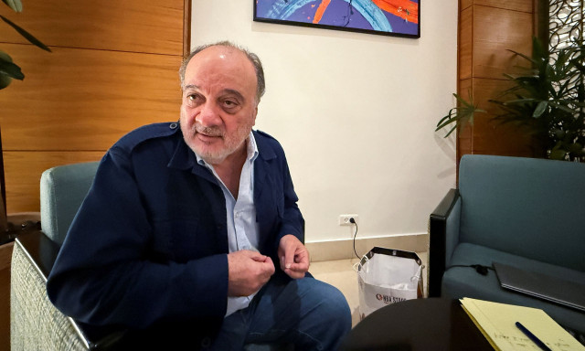 Στη Δυτική Όχθη επέστρεψε ανιψιός του Αραφάτ - «Έτοιμος να βοηθήσει στη διακυβέρνηση της Γάζας»