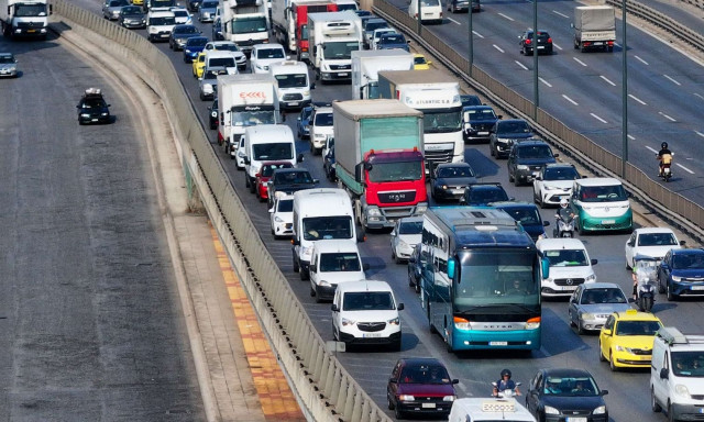 Κίνηση τώρα: «Ασφυκτιούν» Κηφισός, Μεσογείων και Κηφισίας - Καθυστερήσεις 25' στην Αττική Οδό