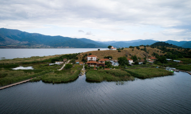 Στερεύουν η Μεγάλη Πρέσπα και η «ζωή» στην περιοχή
