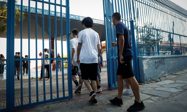 Ηράκλειο: Πήγε στο σχολείο με αεροβόλο – Άμεση διαγραφή για 3 μαθητές