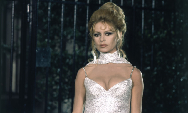 Η Μπριζίτ Μπαρντό καθησυχάζει τους θαυμαστές της που ανησυχούν για την υγεία της