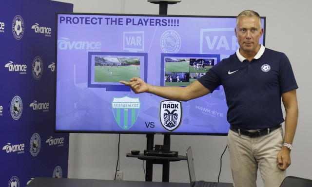 Super League: Οδηγία της ΚΕΔ για μείωση της χρήσης VAR - «Πρέπει να βελτιωθούμε»