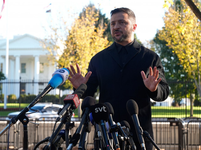 LIVEBLOG - Ζελένσκι μετά τη συνάντηση με Τραμπ: Ο Πούτιν με μισεί, δεν μιλήσαμε για πλήγματα