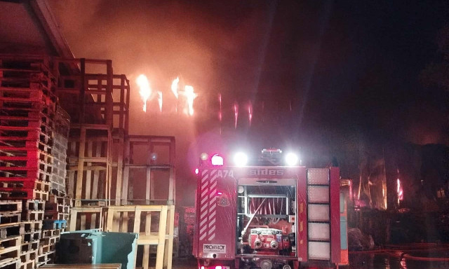 Κέρκυρα: Πυρκαγιά σε χώρο επιχείρησης στην Αλεπού – Μεγάλη η κινητοποίηση της Πυροσβεστικής