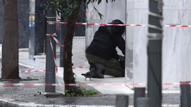 Εξάρχεια: Εντοπίστηκε ύποπτο σακίδιο στη Χαριλάου Τρικούπη - Κλειστοί οι γύρω δρόμοι