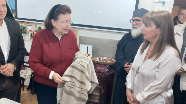 Λίνα Μενδώνη: Εγκαινίασε τη δομή υφαντικής τέχνης στη Βλάστη Εορδαίας