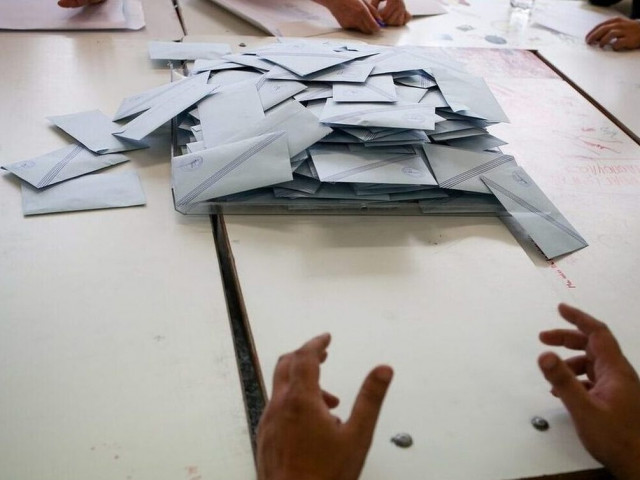Δημοσκοπήσεις: Τέσσερα ασφαλή συμπεράσματα και δύο σενάρια υψηλού ρίσκου