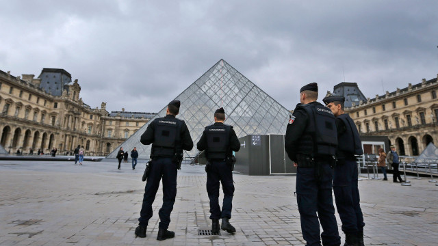 Λούβρο: «Πανικός, φωνές και τρόμος» - Ελληνίδα ξεναγός περιγράφει την κινηματογραφική ληστεία