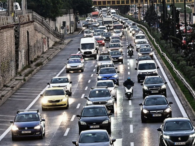 Κίνηση στους δρόμους: Στο «κόκκινο» η κυκλοφορία στον Κηφισό- Πού αλλού παρατηρούνται καθυστερήσεις