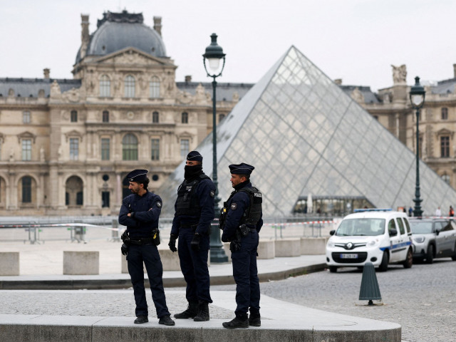 Ληστεία στο Λούβρο: Τι θα απογίνουν τα κλεμμένα κοσμήματα; Ειδικός προβλέπει την τύχη τους