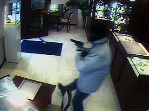 «Ροζ Πάνθηρες»: Ο φόβος και ο τρόμος των μουσείων και των κοσμηματοπωλείων της Ευρώπης