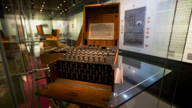 Γαλλία: Σε δημοπρασία το «υπερόπλο» των ναζί - Η μηχανή κρυπτογράφησης Enigma