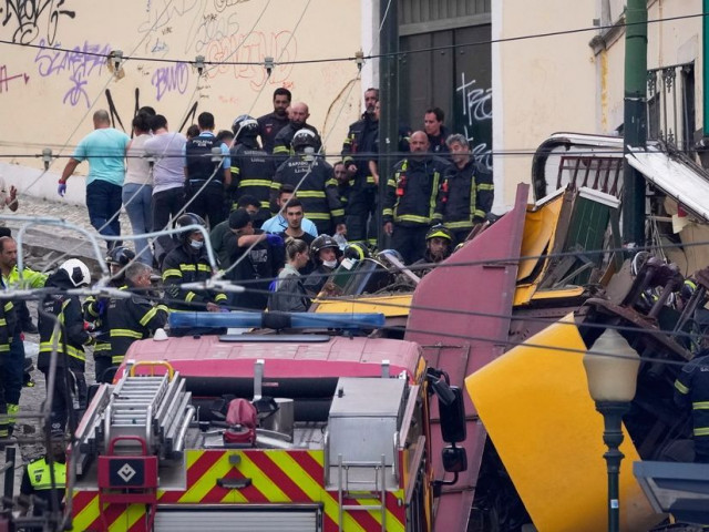 Λισαβόνα: Ελαττωματικό καλώδιο προκάλεσε το δυστύχημα με το τελεφερίκ