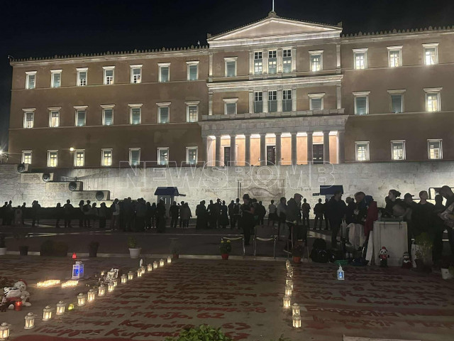 Συγκέντρωση διαμαρτυρίας στο Σύνταγμα κατά της τροπολογίας για τον Άγνωστο Στρατιώτη