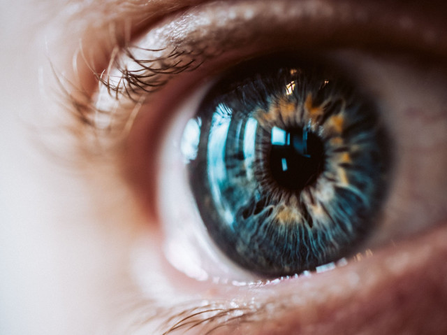 Πρωτοποριακό εμφύτευμα βοηθά τυφλούς ασθενείς να ξαναδούν - Αποκαθιστά εν μέρει την κεντρική όραση