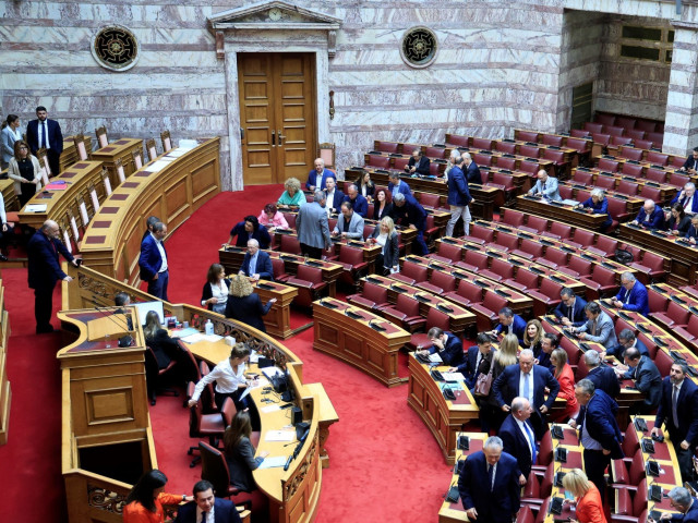 Βουλή: Αίτημα για ονομαστική ψηφοφορία στην τροπολογία για τον Άγνωστο Στρατιώτη κατέθεσε το ΚΚΕ