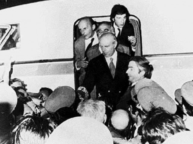 Διονύσης Σαββόπουλος: Τη μέρα που ο Κωνσταντίνος Καραμανλής γύρισε από το Παρίσι