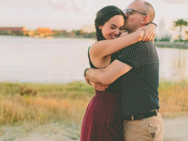 Γιατί οι άντρες μετά τα 40 αφήνουν τις γυναίκες τους για νεότερες συντρόφους