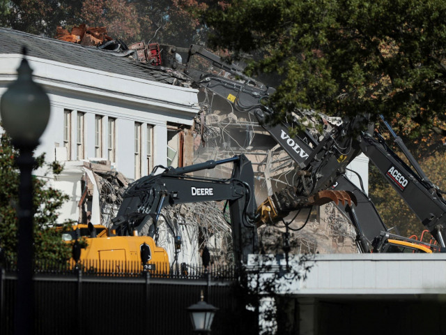 Ο Λευκός Οίκος θα υποβάλει για έλεγχο τα σχέδια για την αίθουσα χορού του Τραμπ