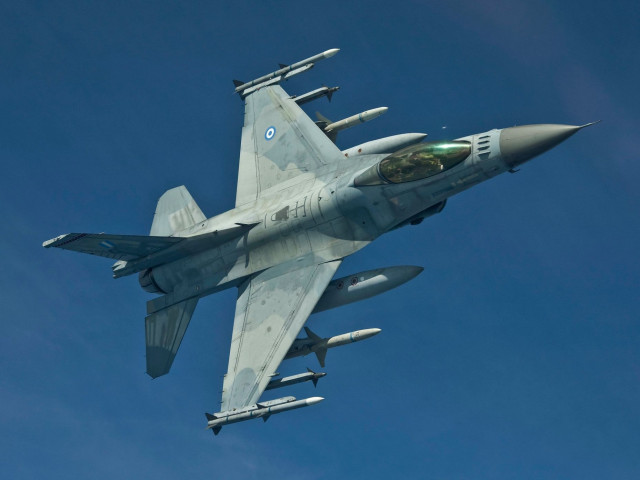 Θεσσαλονίκη: Αυτός είναι ο πιλότος που θα πετάξει στην παρέλαση – Για πρώτη φορά με F-16 Viper