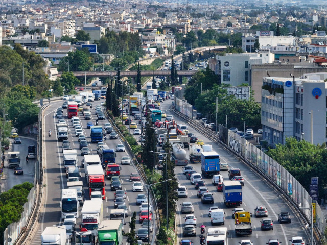 Κίνηση στους δρόμους: Στο «κόκκινο» Κηφισός και Αττική Οδός – Πού αλλού παρατηρούνται καθυστερήσεις