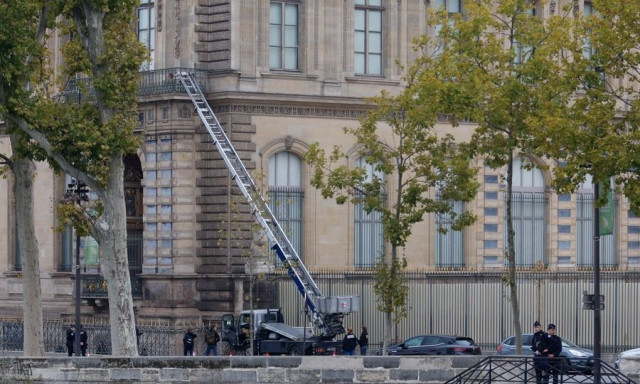 Το Λούβρο μετέφερε πολύτιμα κοσμήματά στην Τράπεζα της Γαλλίας μετά τη ληστεία